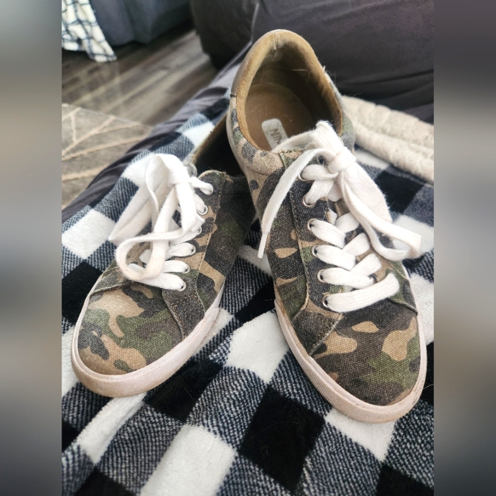 Nine West Layna Camouflage Sneakers with White Laces